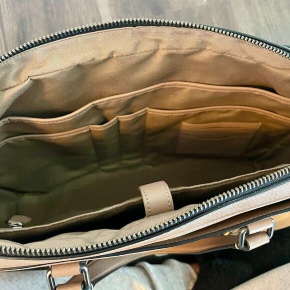 Genuine Coach Graham briefcase - in 'as new' condition - Picture 4 of 5